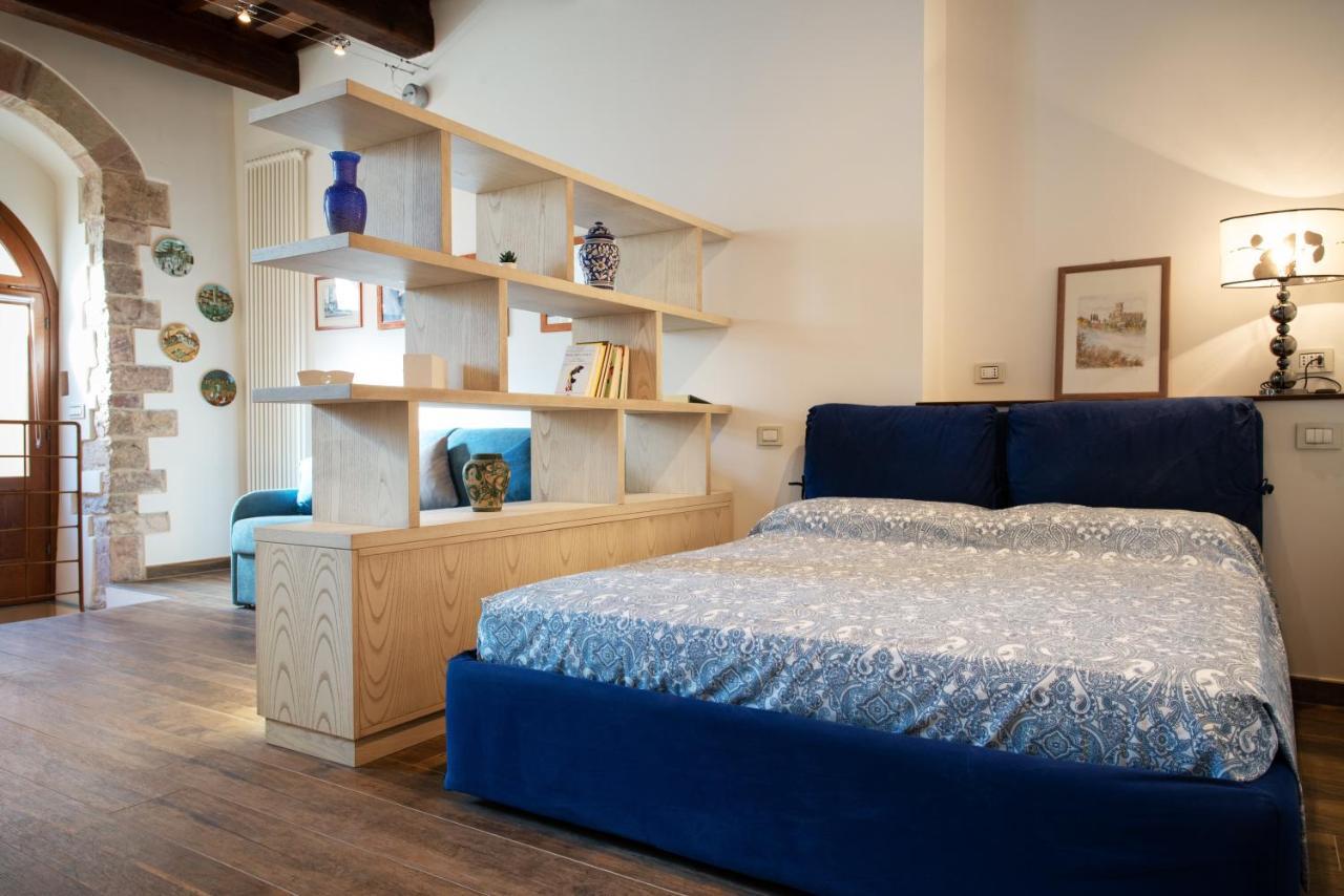 Camere Capobove אסיסי מראה חיצוני תמונה